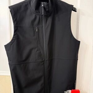 The North Face Men's Sleek Black Vest